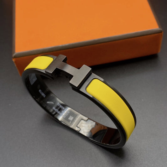 ¡®AuraJewelry¡¯CLIC HM SO BLACK YELLOW BRACELET