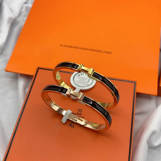 ¡®AuraJewelry¡¯CLASSIC HM CLIC BLACK 8MM ENAMEL BRACELET
